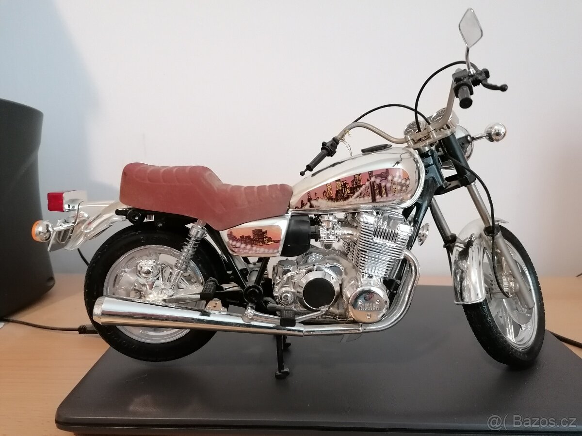 Model motorky Yamaha... - 7
