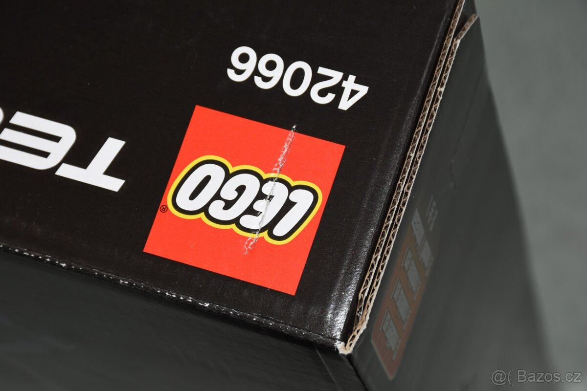 Lego 42066 - Závodní Stíhačka - 7