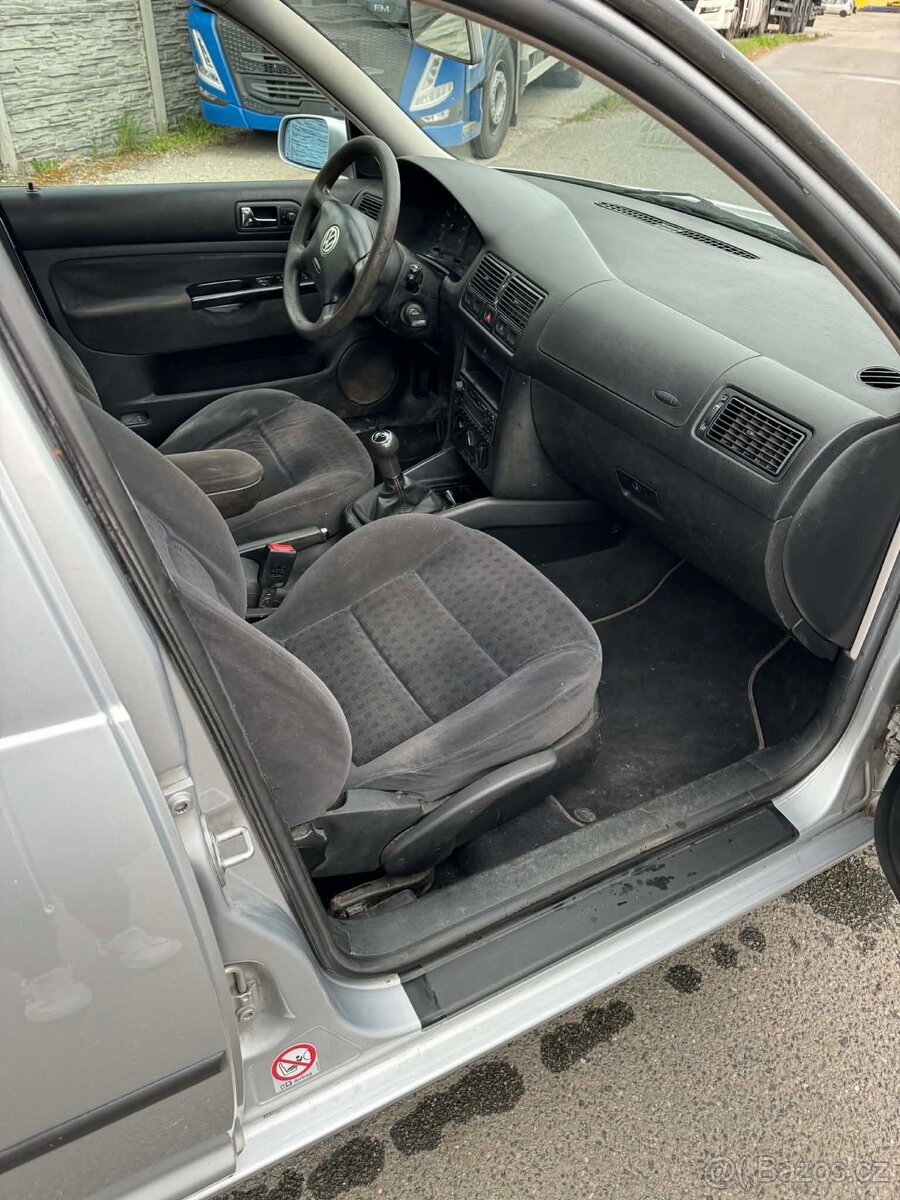 Volkswagen Golf IV - 7