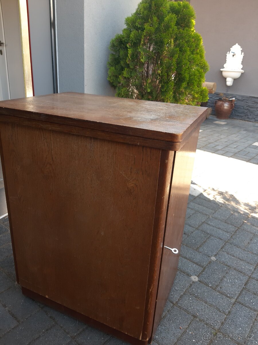 ŠICÍ STROJ SKŘÍŇKOVÝ SLEVA na 1750 Kč - 7