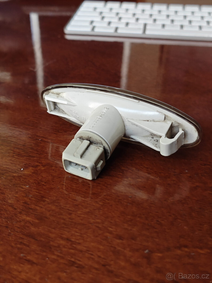 Jaguar XJ 2,7d levý přední blinkr - 7