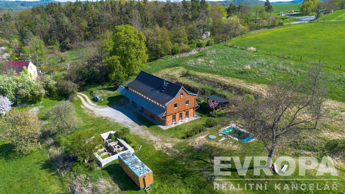 Prodej jedinečné nemovitosti obklopeného přírodou v Senešnic - 7