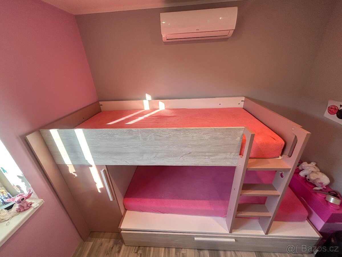 Patrová postel pro tři s šatní skříní - 7