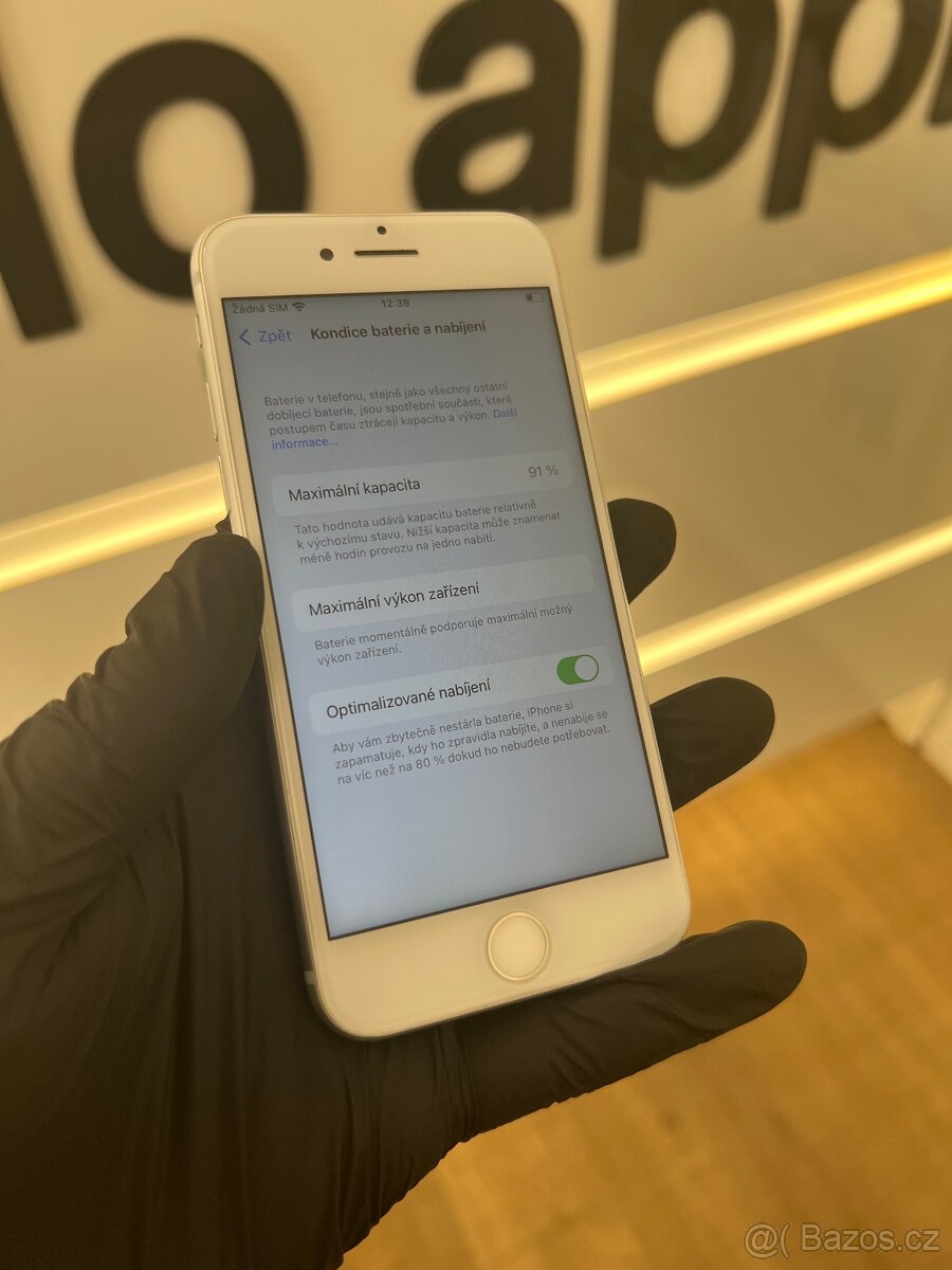 Apple iPhone 8 64GB Silver - 7