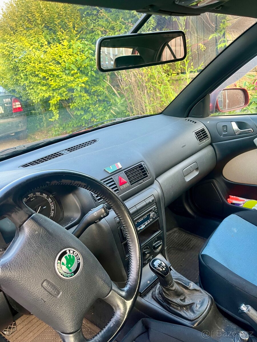 Škoda Octavia I, 1.6i, Dvoje kola, dálniční známka - 7