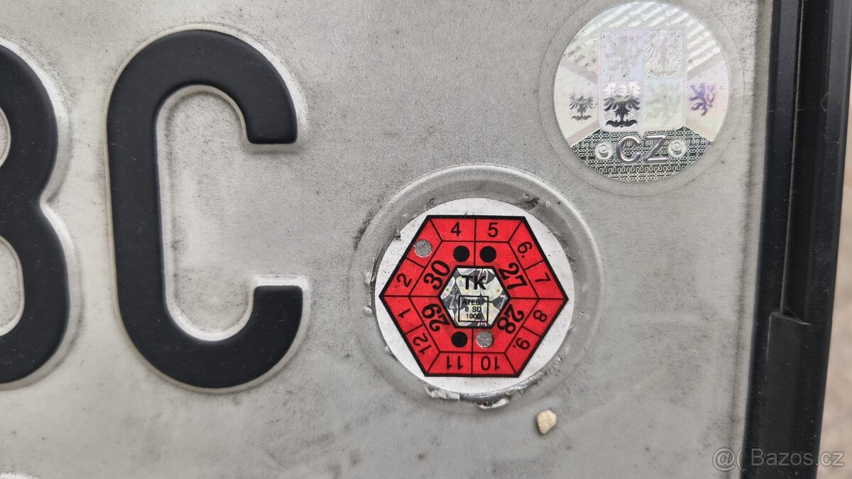 Triumph Thunderbird Strom - 7