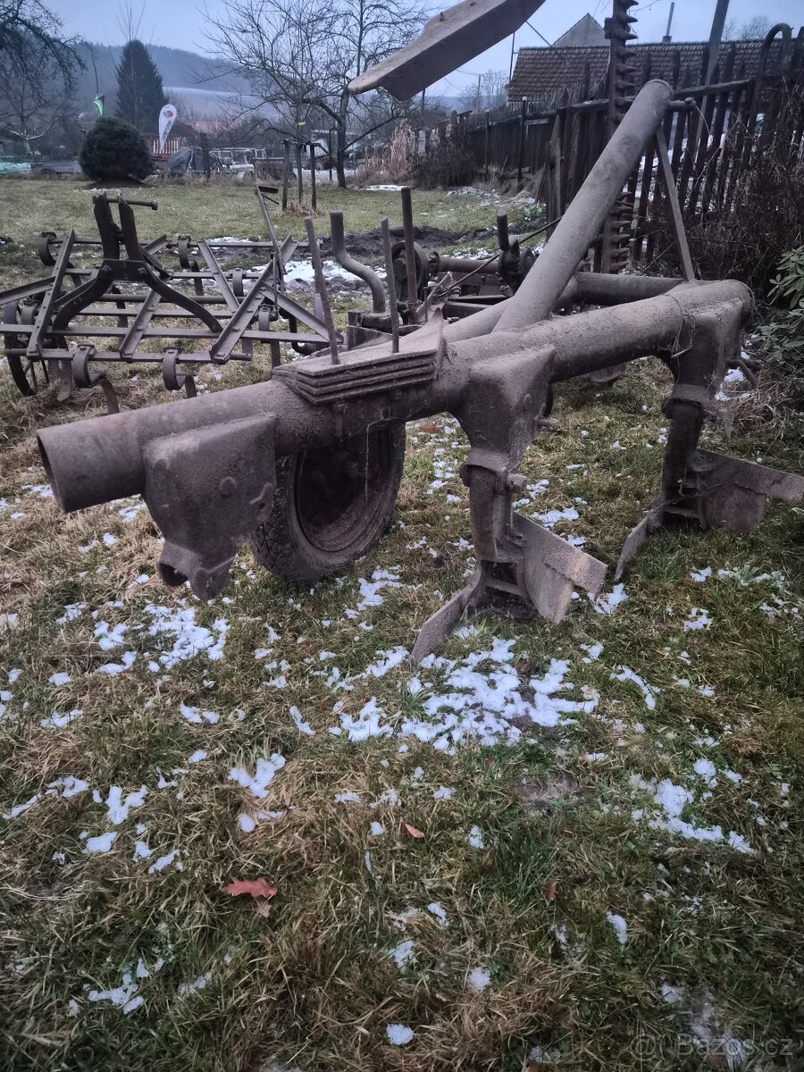 Prodám staré zemědělské stroje - 7