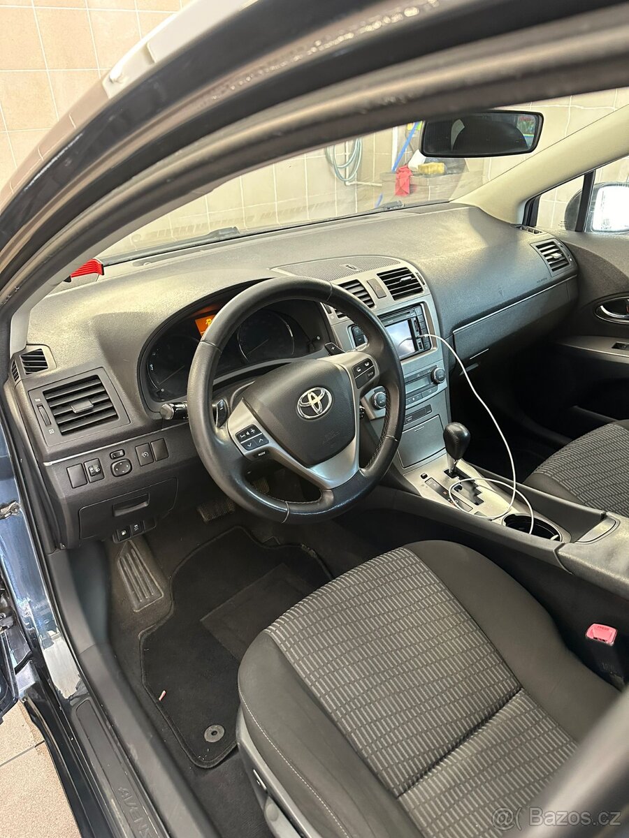 Toyota Avensis t27 2011 - 7