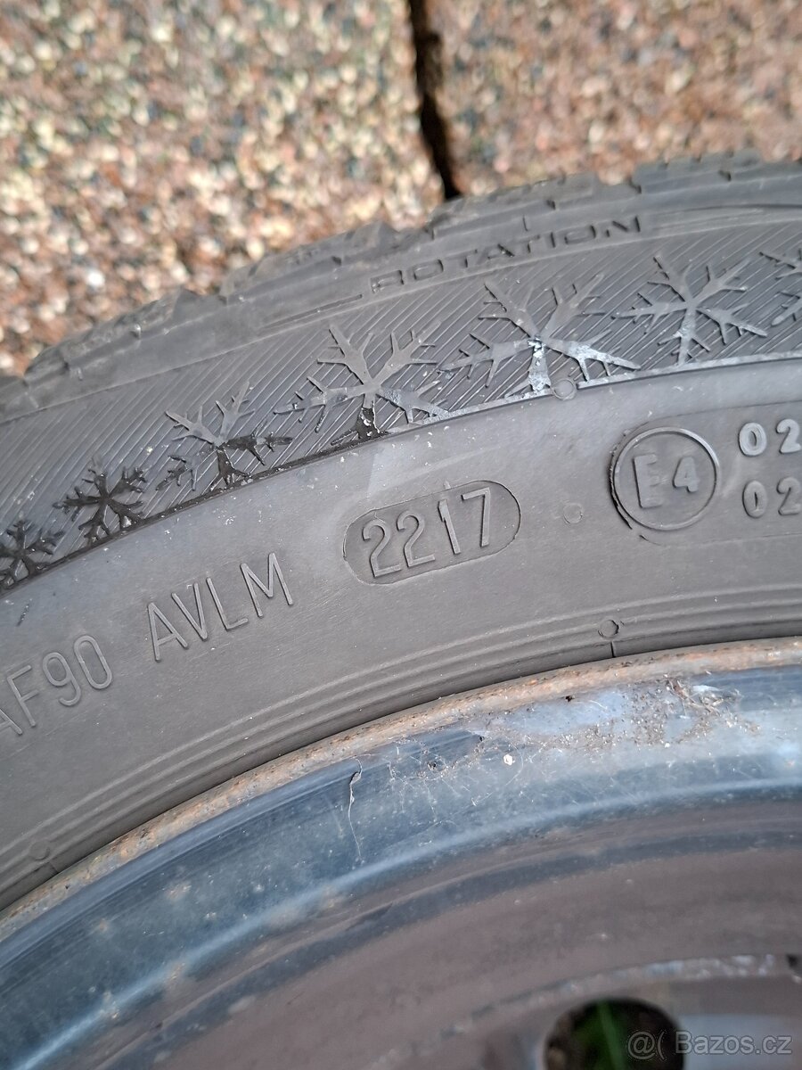 ZIMNÍ SADA+PLECH ŠKODA RAPID/FABIA III.-- 185/60/R15" - 7