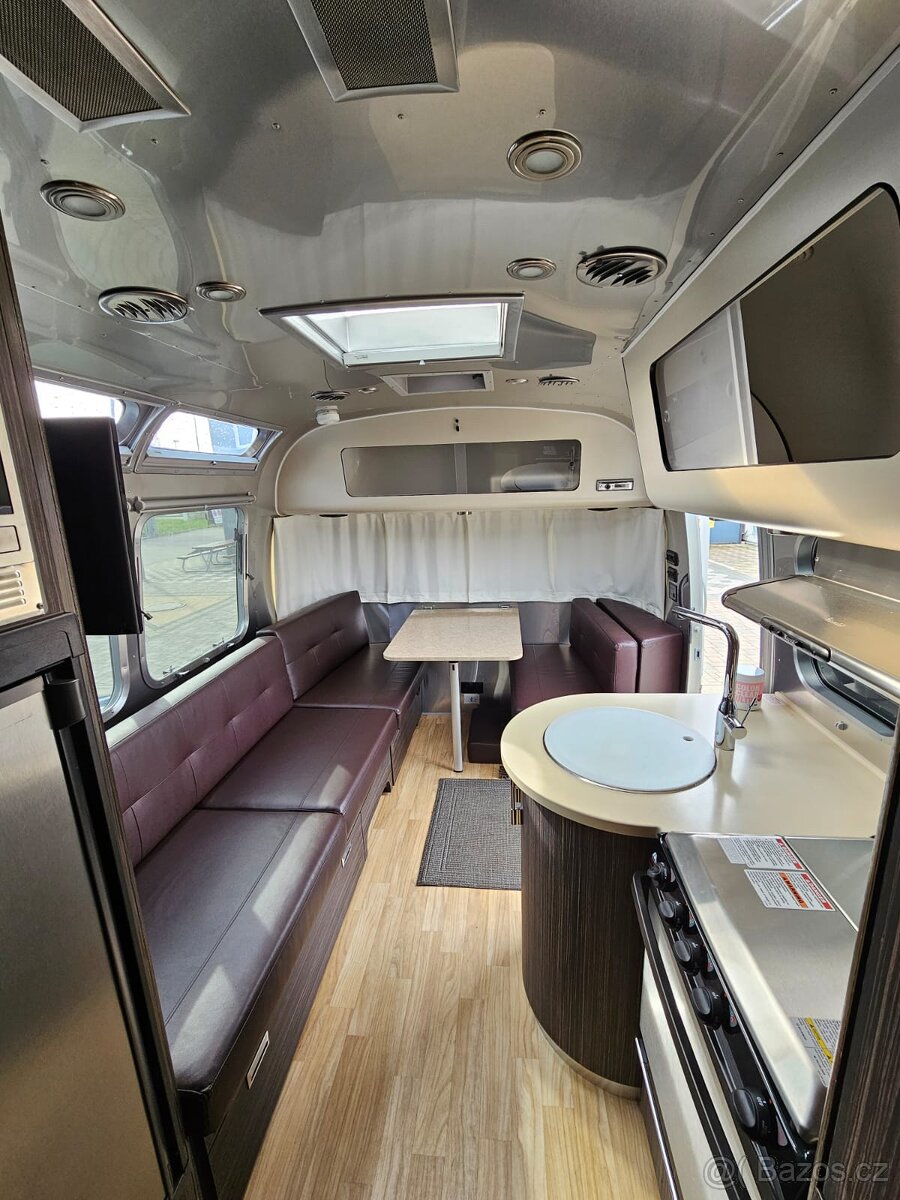 USA Karavan orig. AIRSTREAM, zánovní, odpočet DPH možný - 7