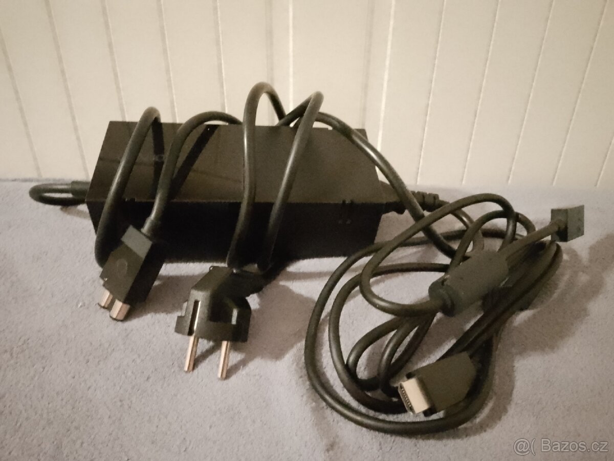 Prodám Xbox one 500gb + 2x ovladač a hra - 7