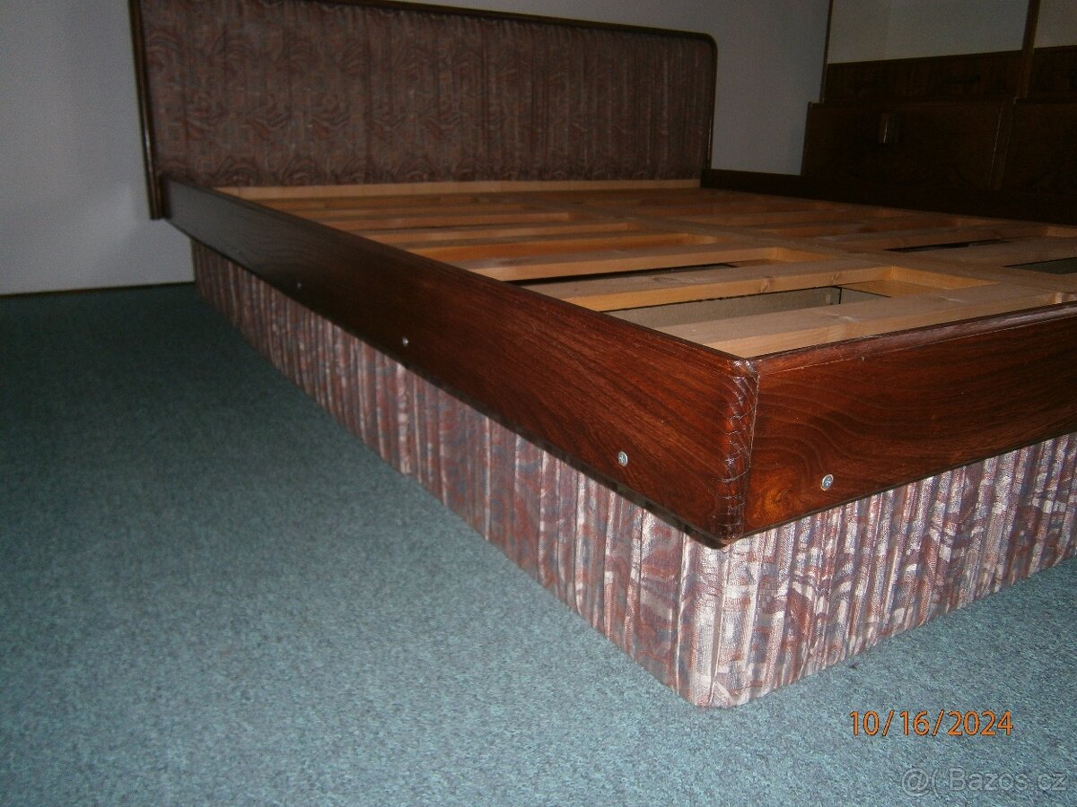 Dětský nábytek + lustr - 7