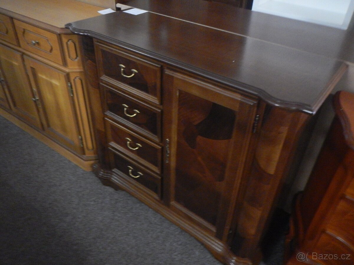 Komoda - 7