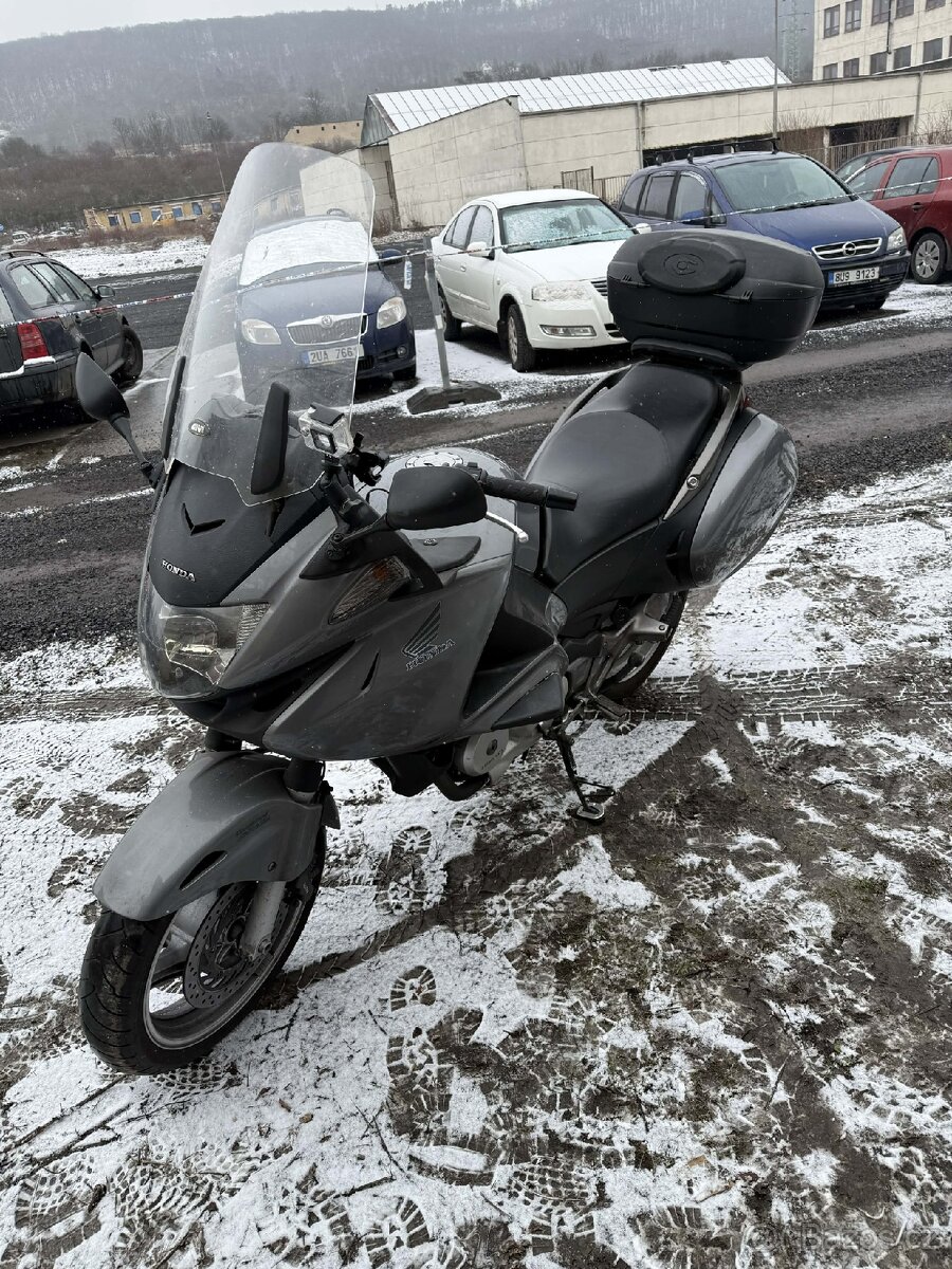 Honda NT-700V Deauville - 7