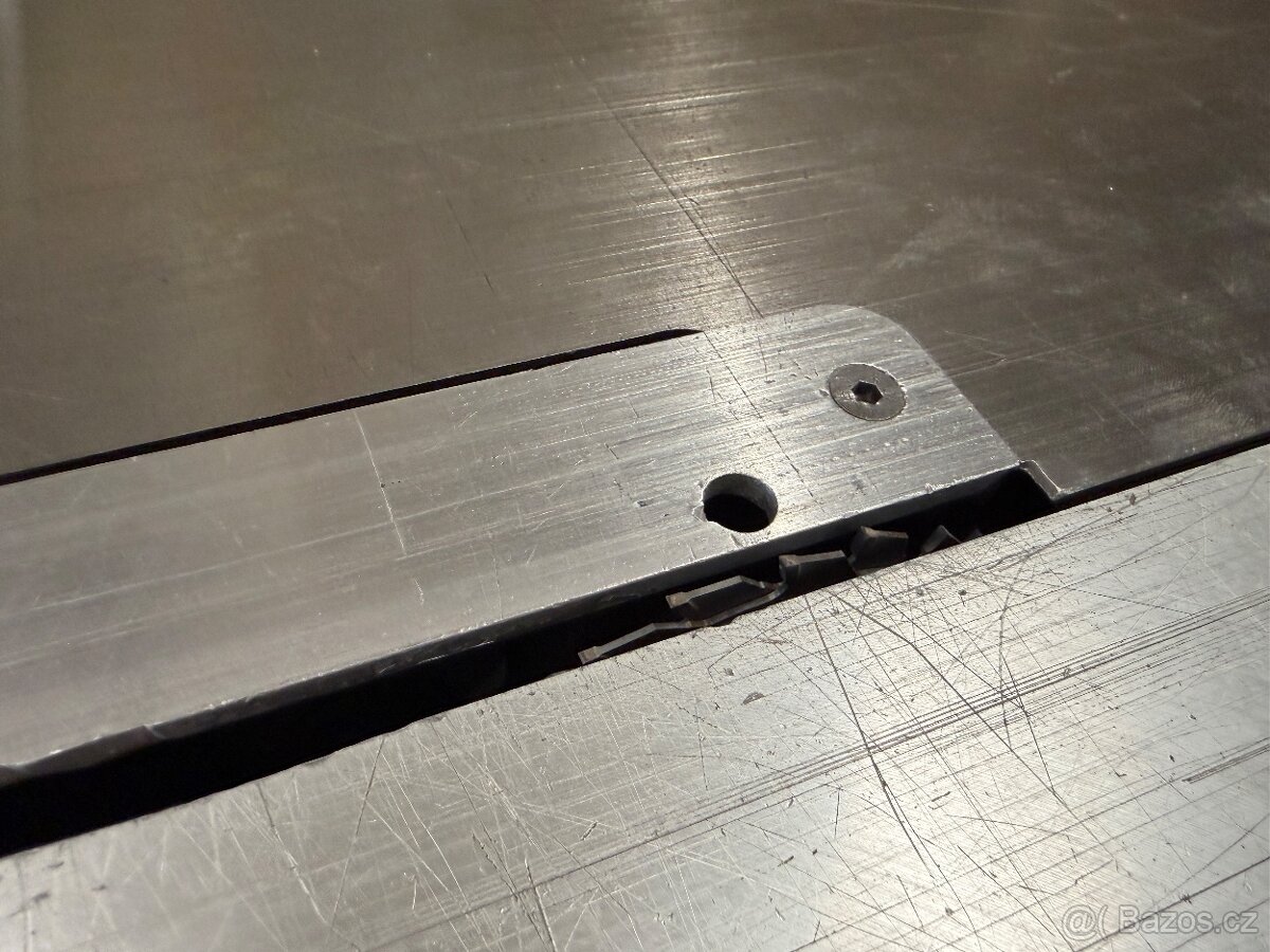 Formátovací pila s předřezem - 7