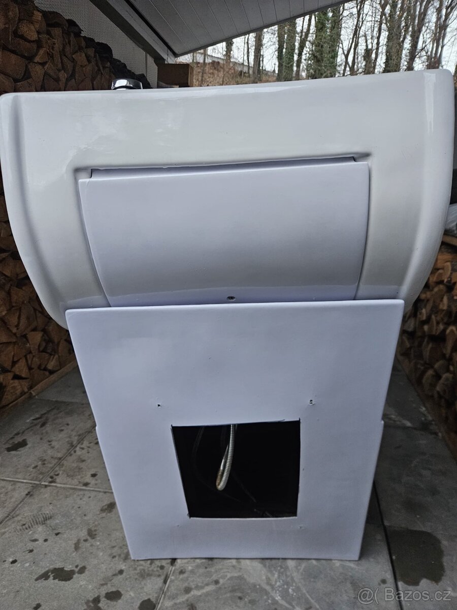 Kadeřnický mycí box - 7