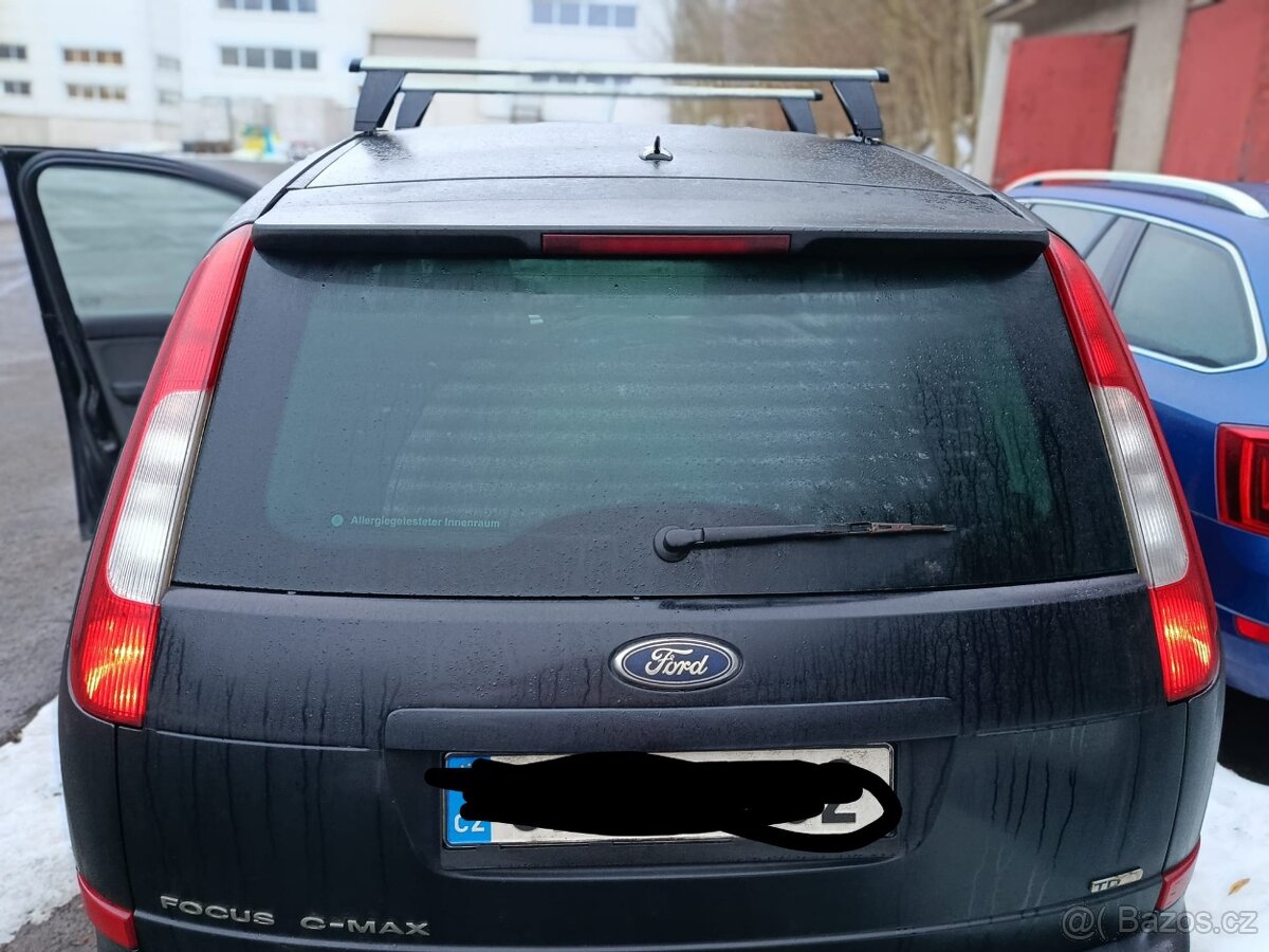 Prodám pojízdný Ford na náhradní díly - 7