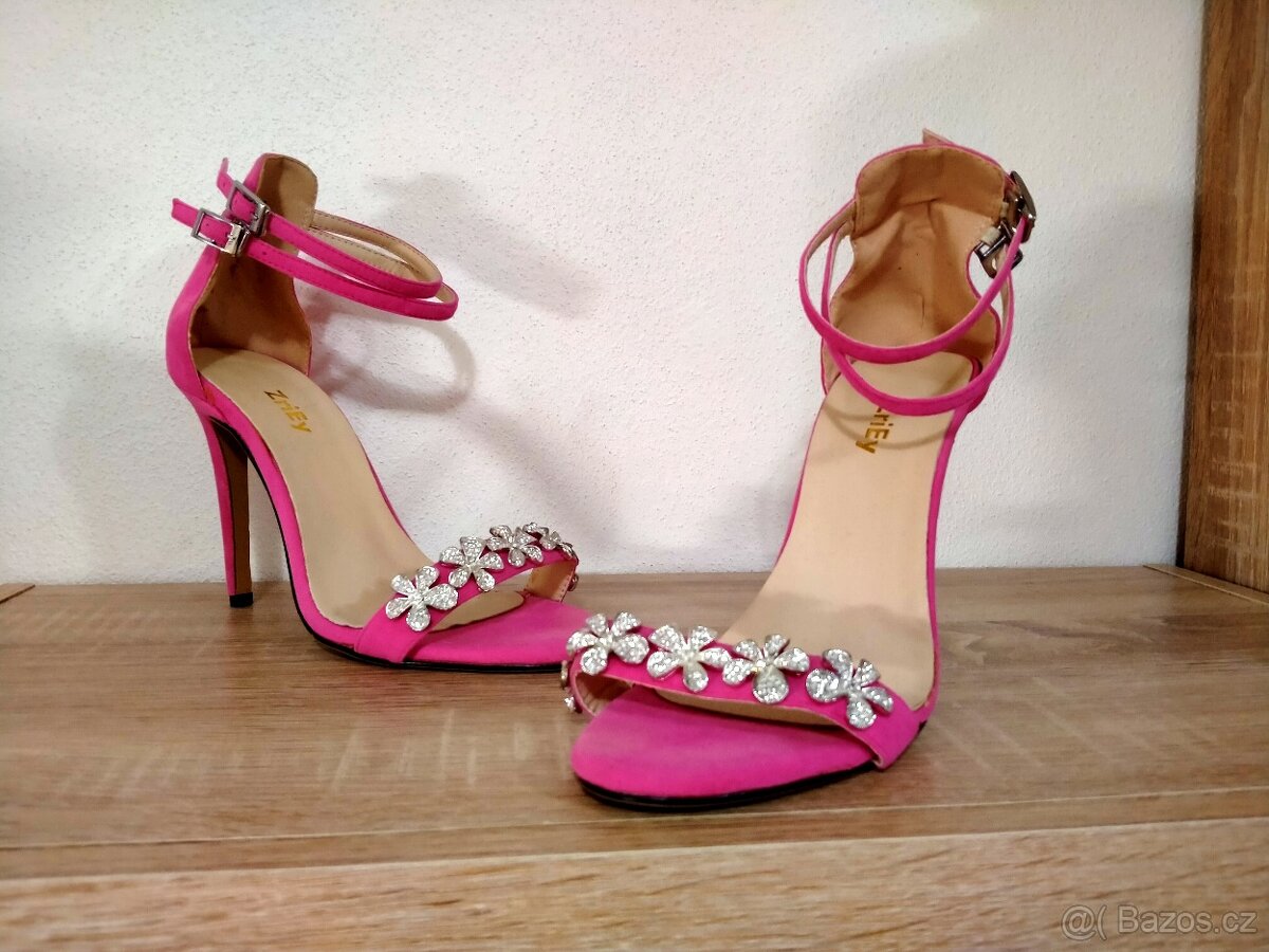 Lodičky, sandály - úklid šatny - 7