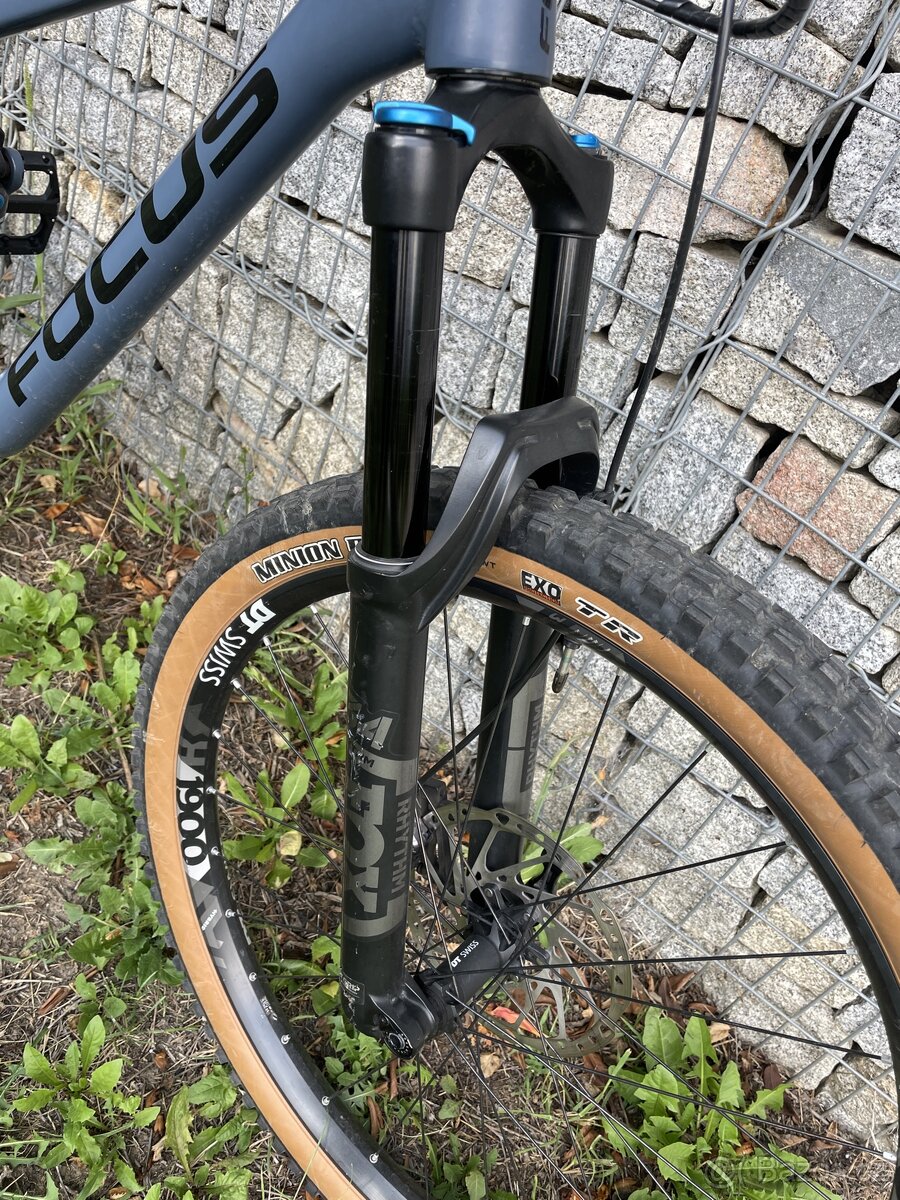 celoodpružené horské kolo Focus Jam - 7