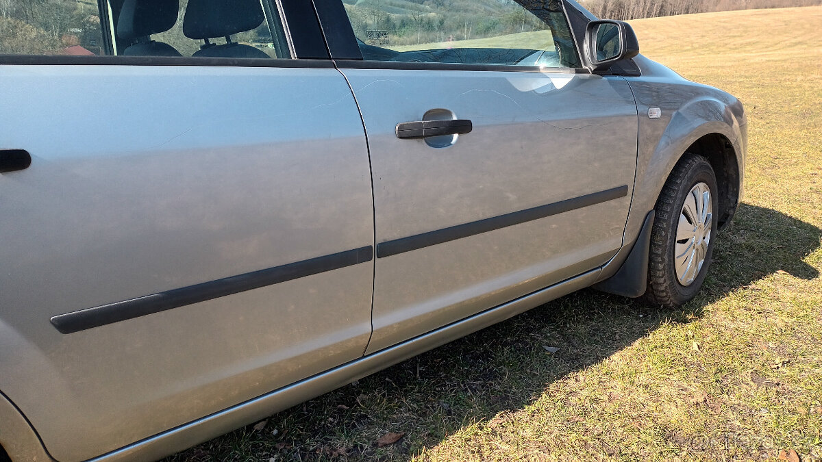 Ford Focus 1,6i - 7
