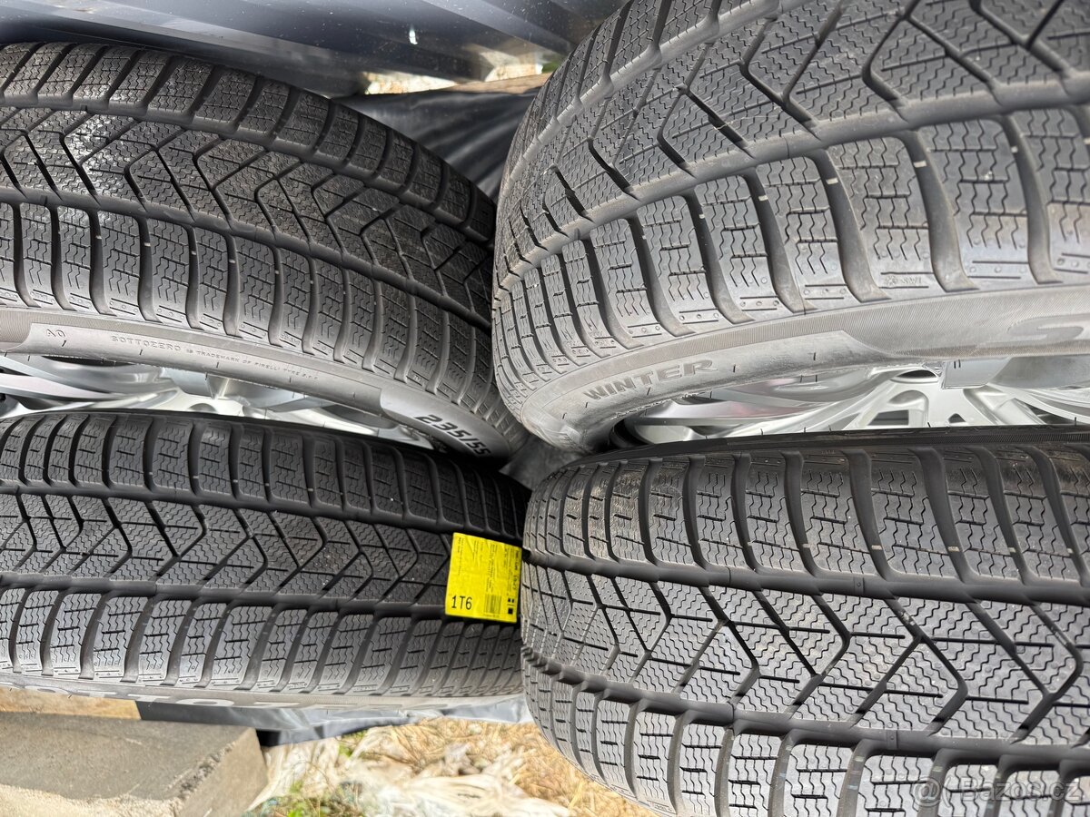 ORIGINAL AUDI R18 + ZIMNI SADA 235/55 R18 Pirelli - 7