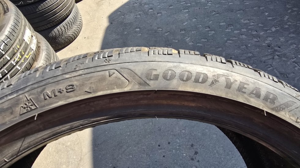 Zimní pneu 235/35/19 Good Year - 7