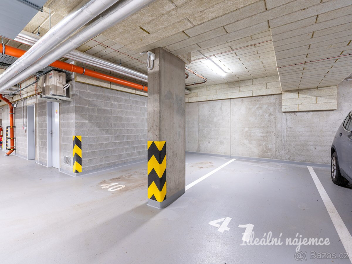 Pronájem bytu 2+kk, Dagmar Burešové, Žižkov, 25900 Kč/měs, 6 - 7