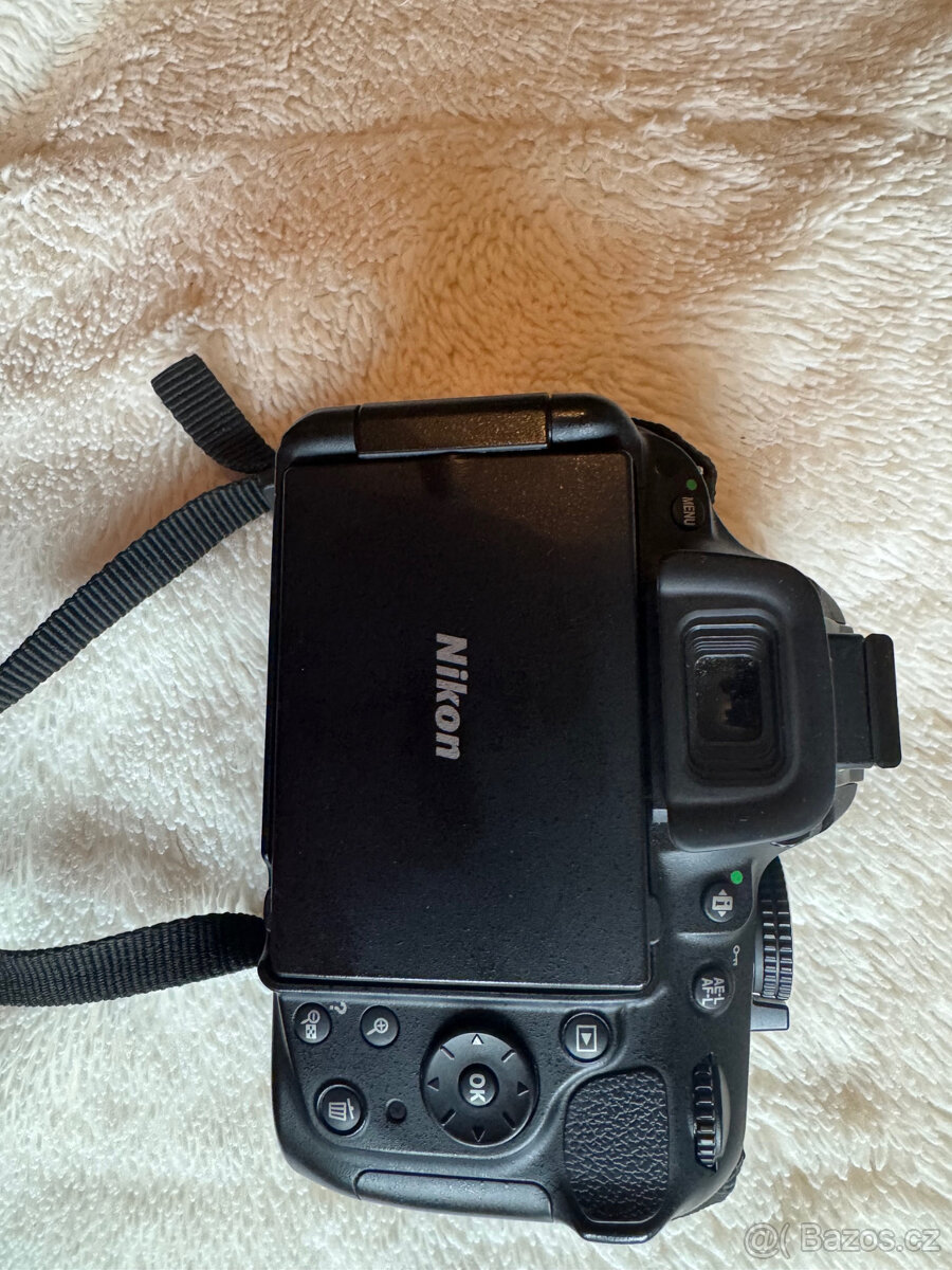 Nikon D5200 + 2 objektivy + stativ + brašna - 7