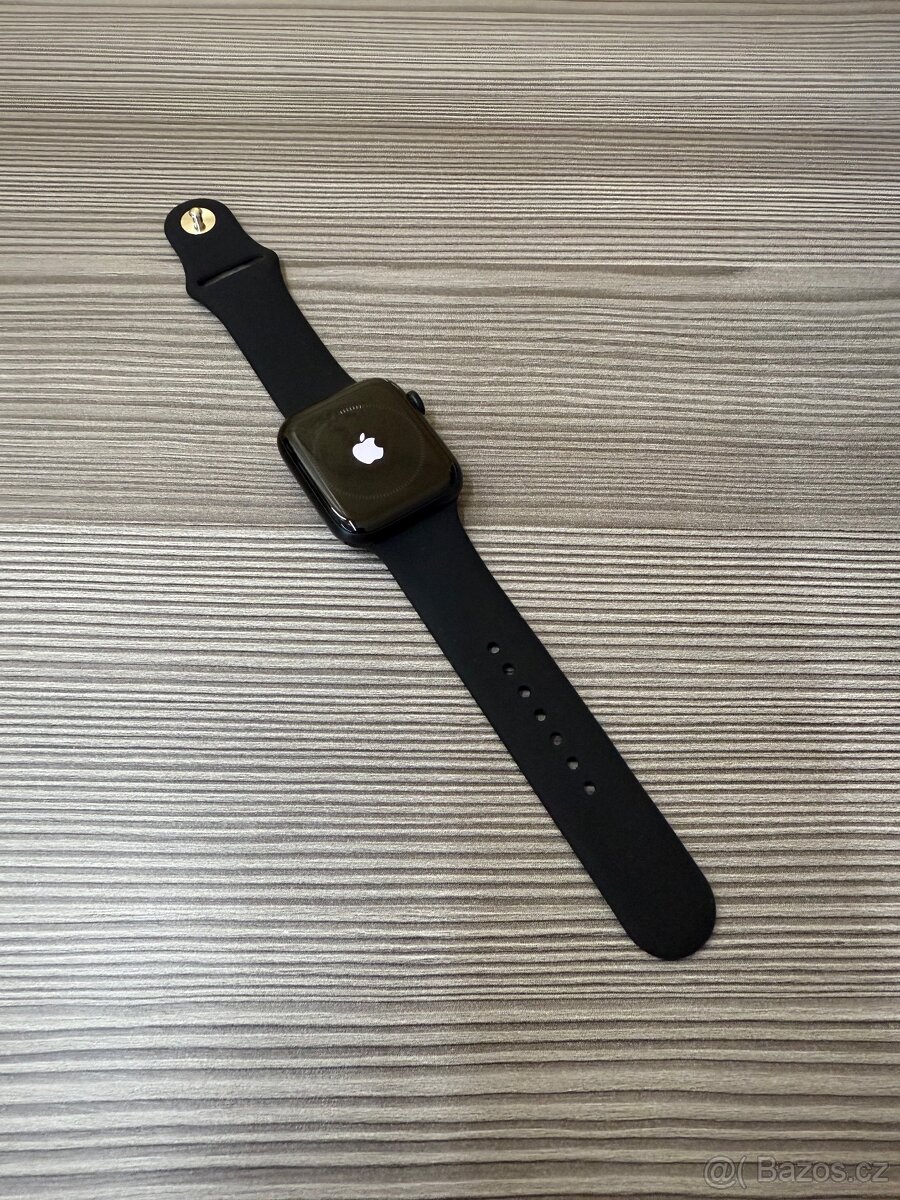 Apple Watch SE 2022 44mm černé, pěkný stav - 7