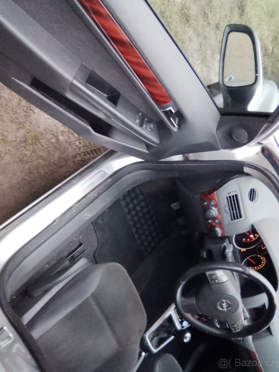 Opel Astra H model TWINPORT (kombi). - 7