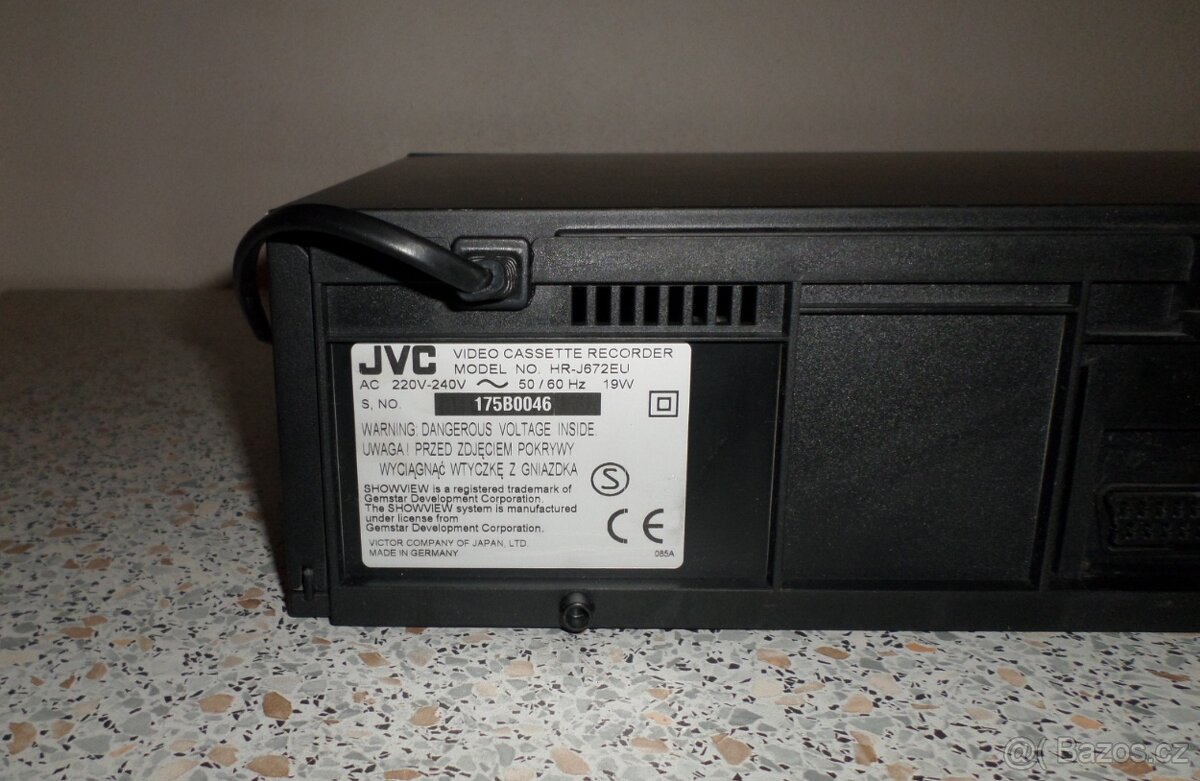 Videorekordér JVC HR-J672 - 7