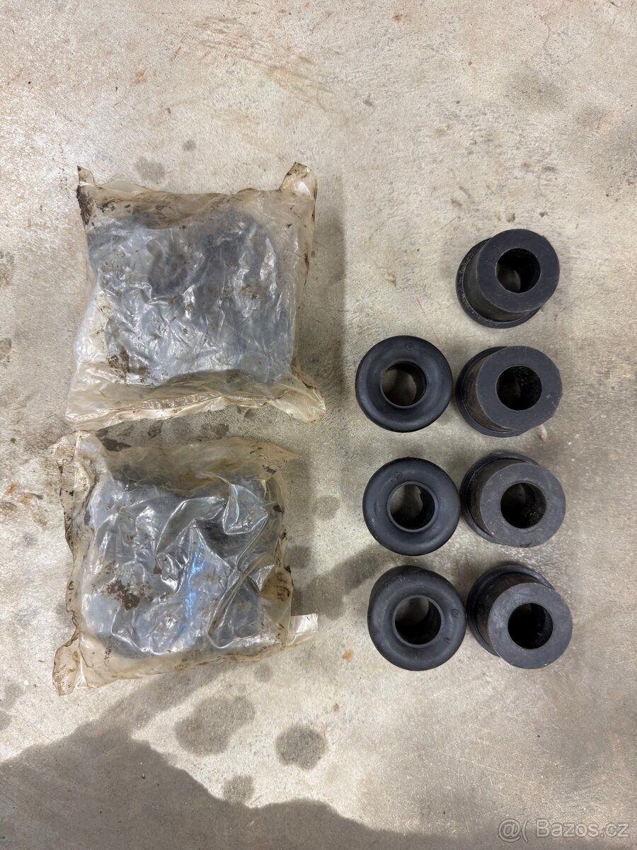 Směs dílů ARO 240 - 7