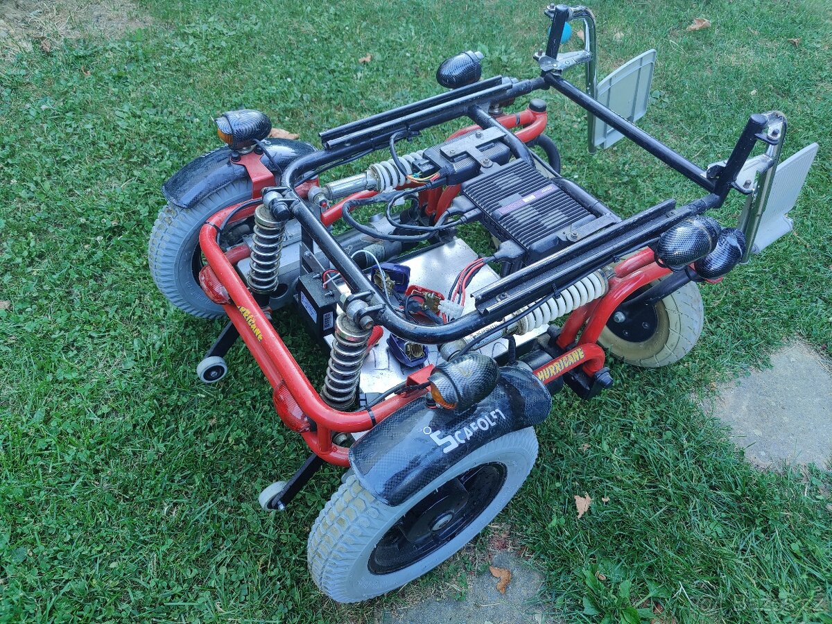 Repasovaný Elektrický invalidní vozík se světlomety a blinkr - 7