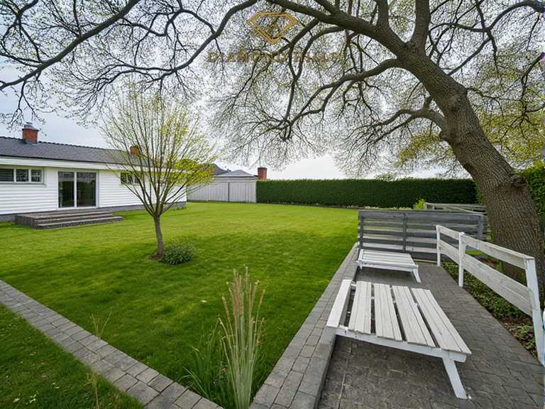 Prodej rodinného domu 261m² s pozemkem 647m², Kněževes u Rak - 7