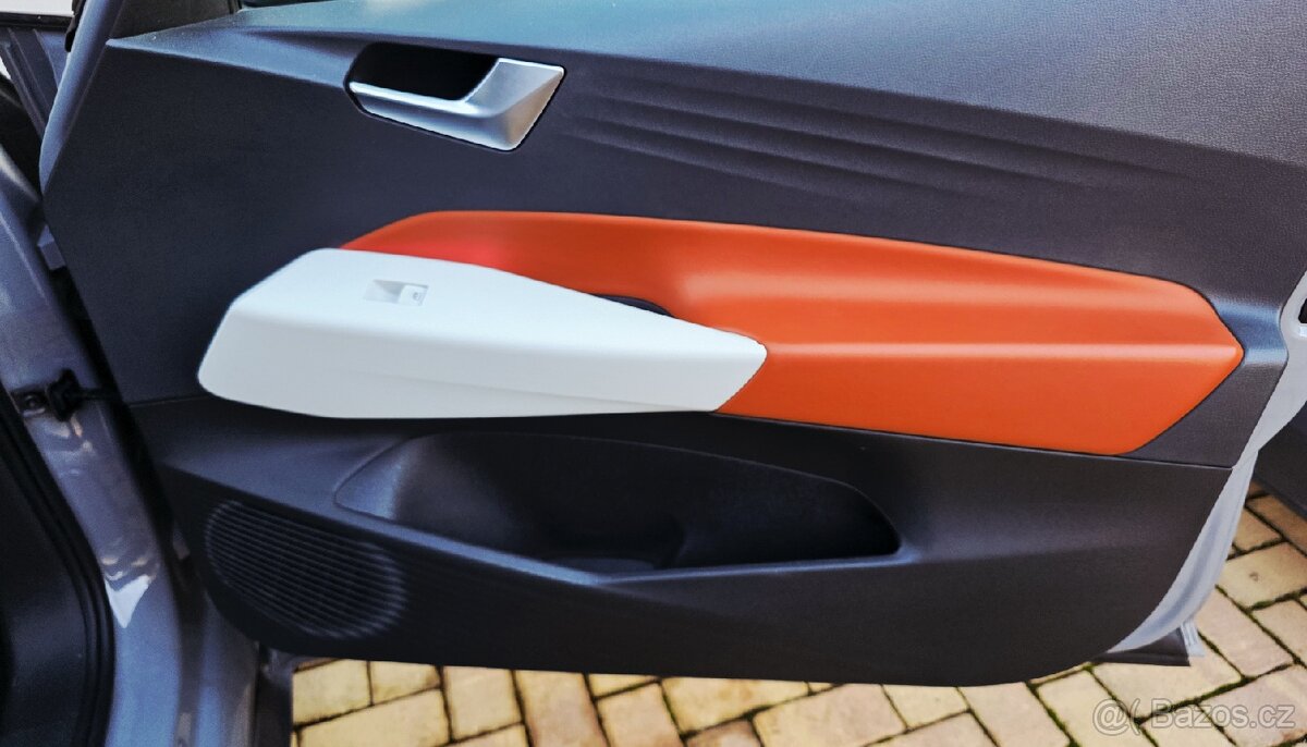 ID.3 zajímavá výbava, auto je jako nové - 7