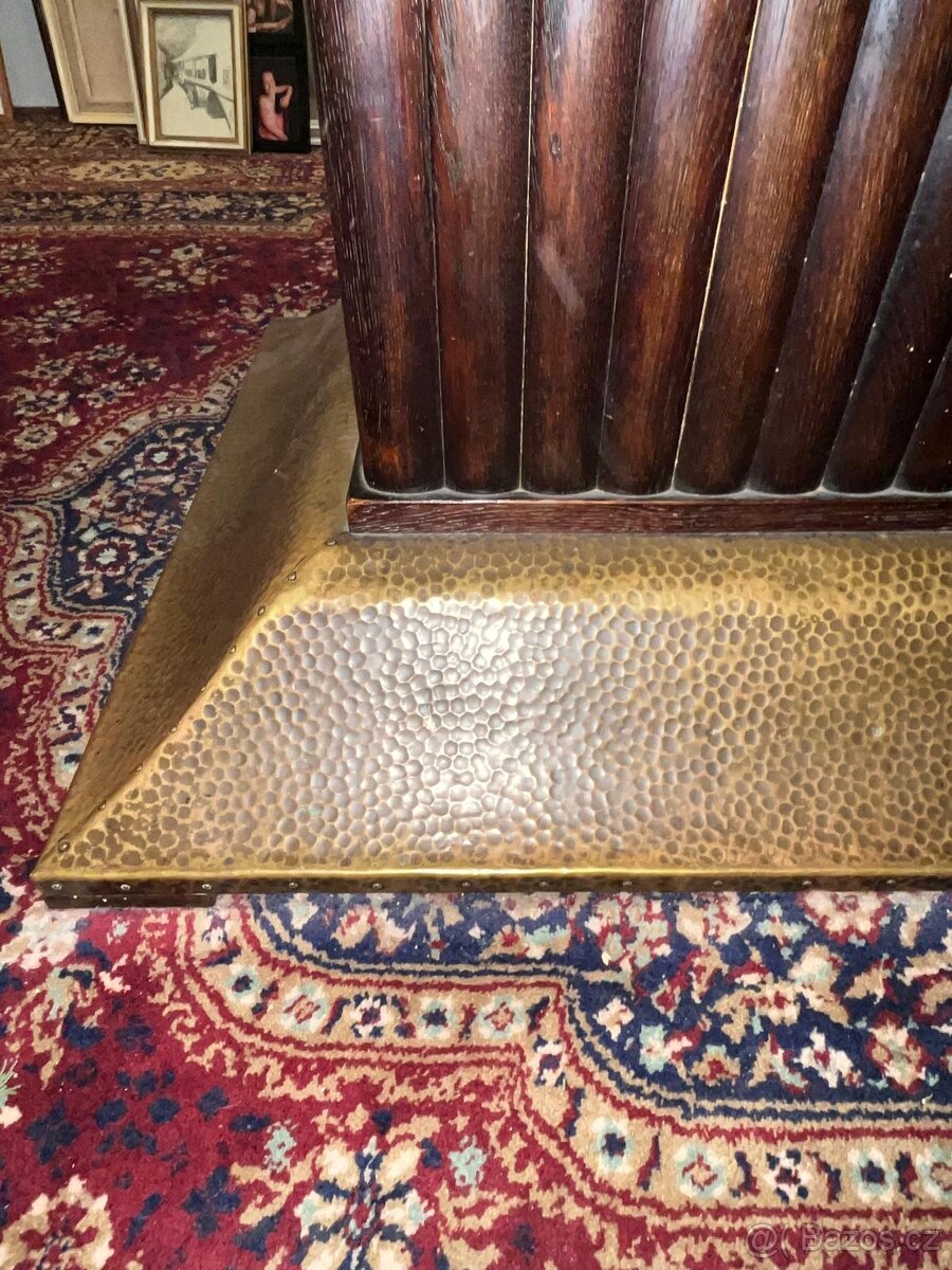 Prodám starožitný nábytek komoda +stul +zidle - 7