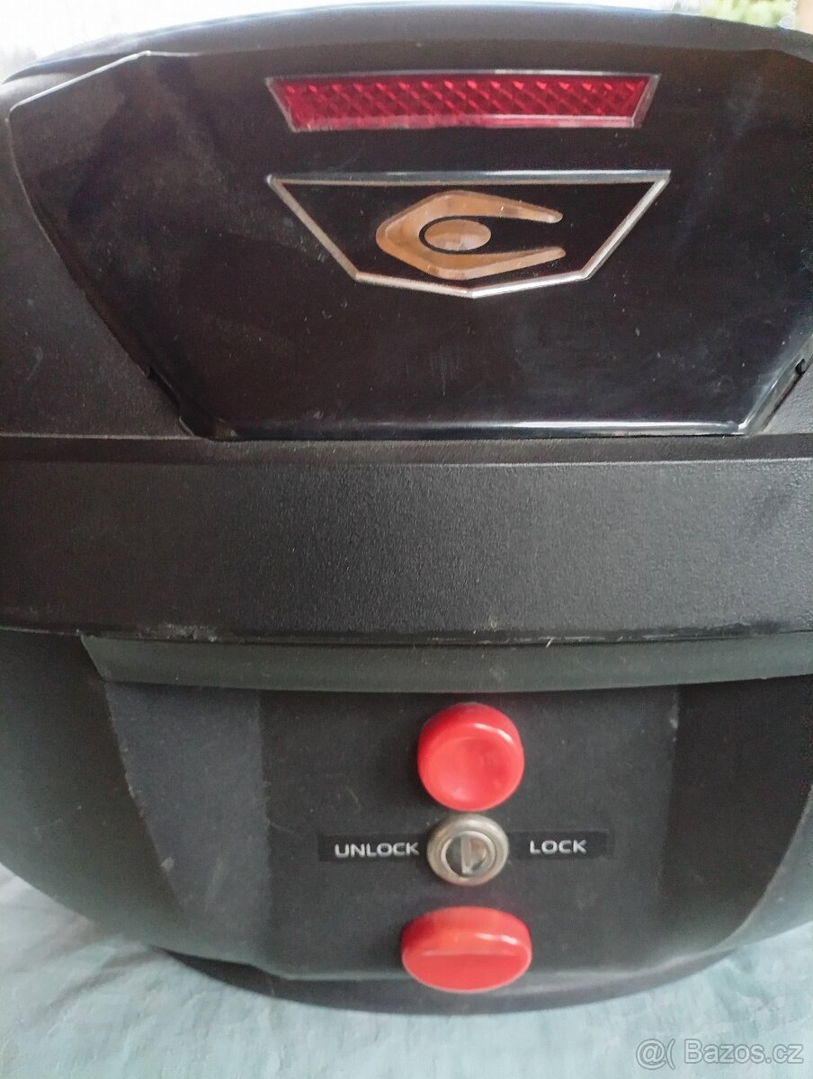 Kufr 2x, kombinéza, boty na moto i ctyrkolku - 7