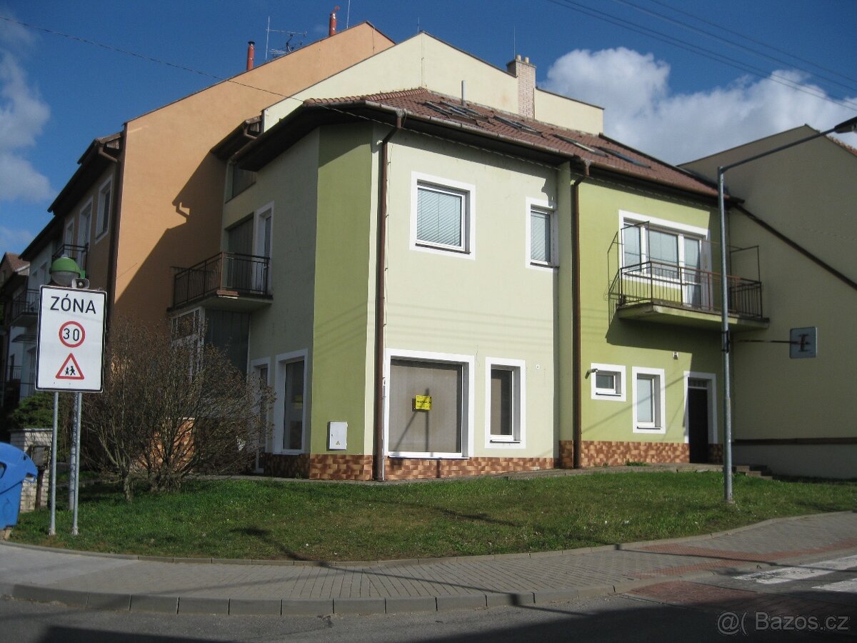 Obchodní prostory k pronájmu, Uh. Hradiště - 7