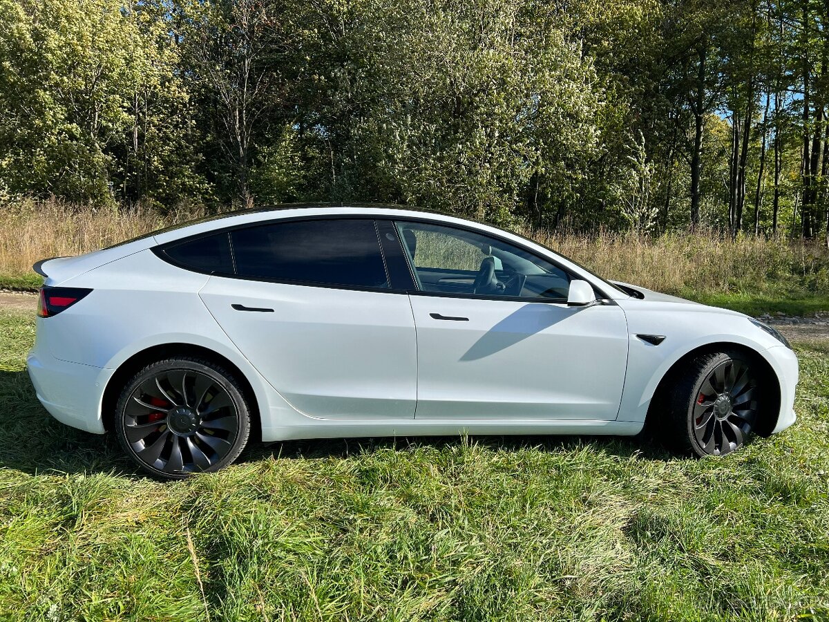 Tesla 3 Performance 9/2021 refresh model - 7