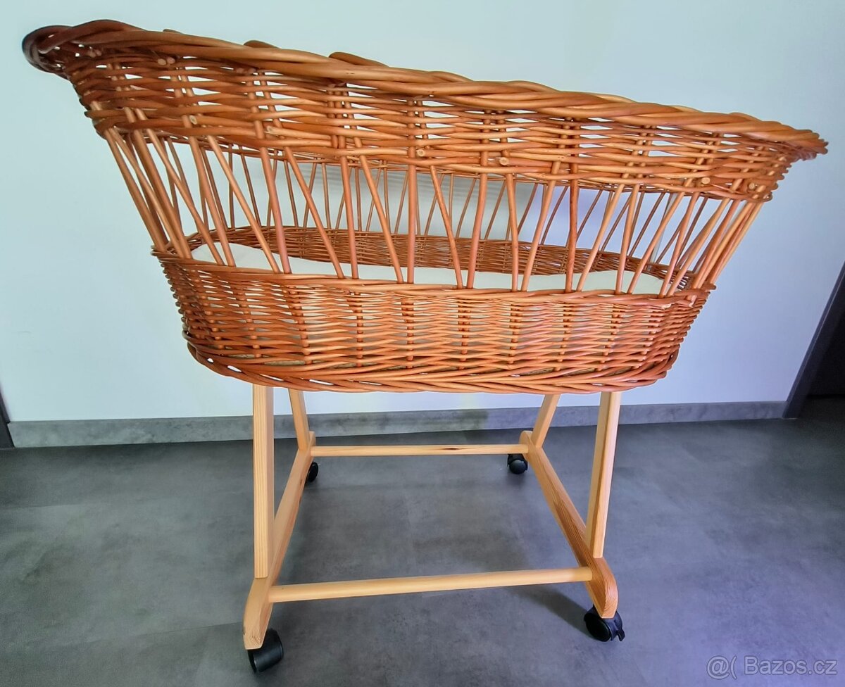 Proutěný košík pro miminko s příslušenstvím - 7