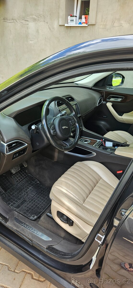 Jaguar F-PACE 3.0 AWD 300 PS 4x4 - 7