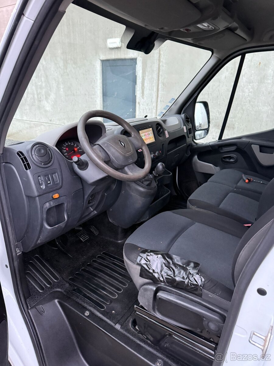 RENAULT MASTER 2,3 dci 6 místný - 6 míst -2016 1 majitel - 7
