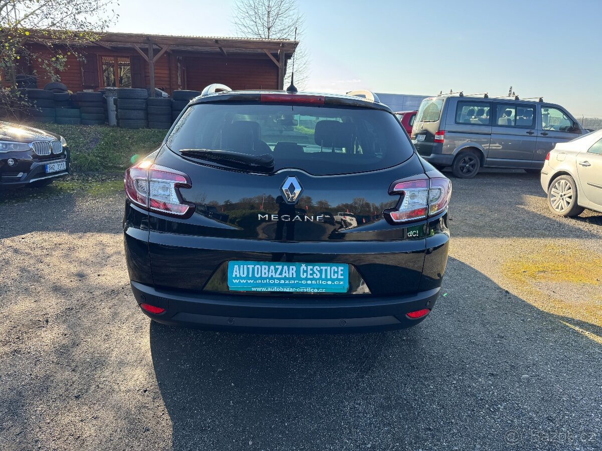 RENAUL MÉGANE 2012 KOMBI 96kw SERVISKA BOSE TOP STAV - 7