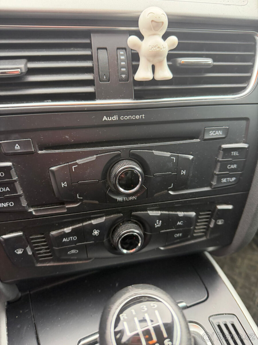 Audi A4 1.8 TSI 2011 Manuál Servis Originální stav - 7