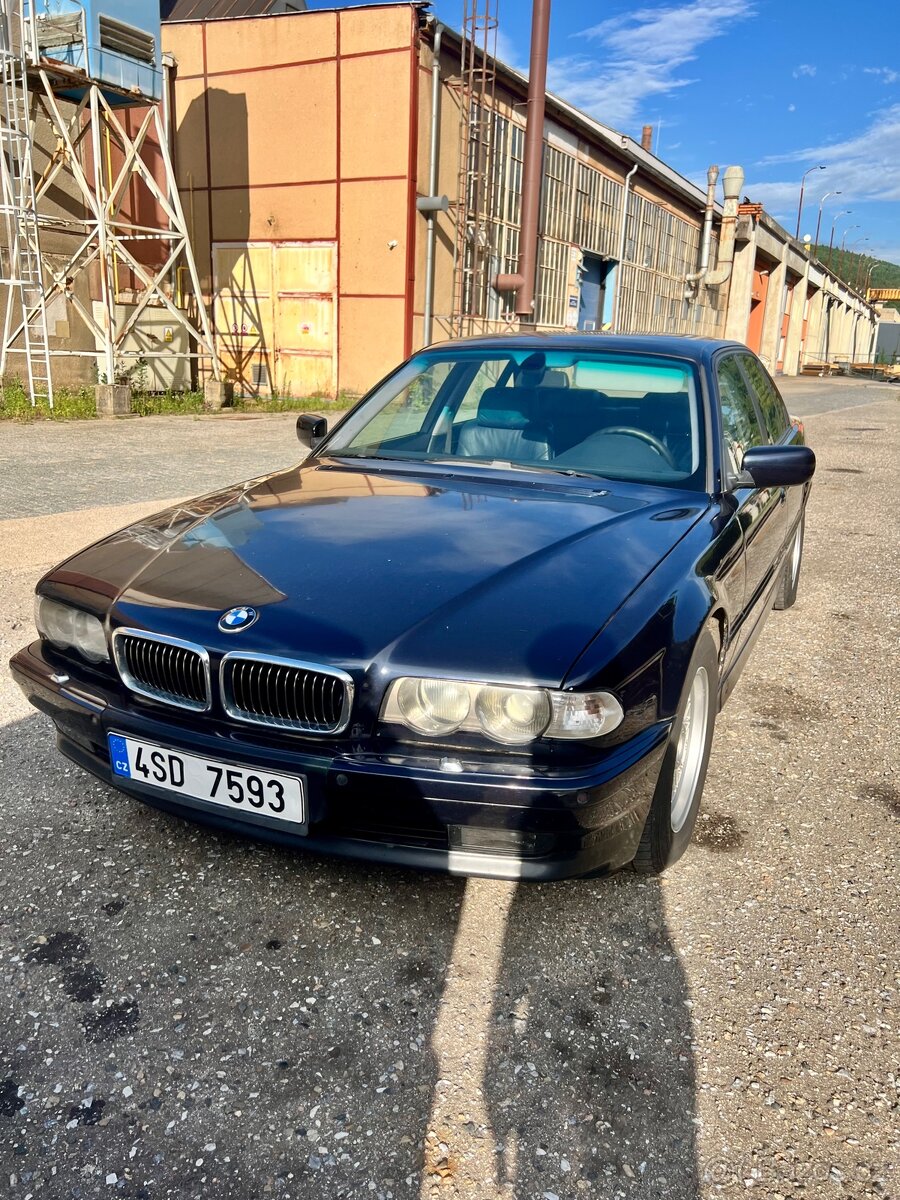 BMW e38 740i - 7