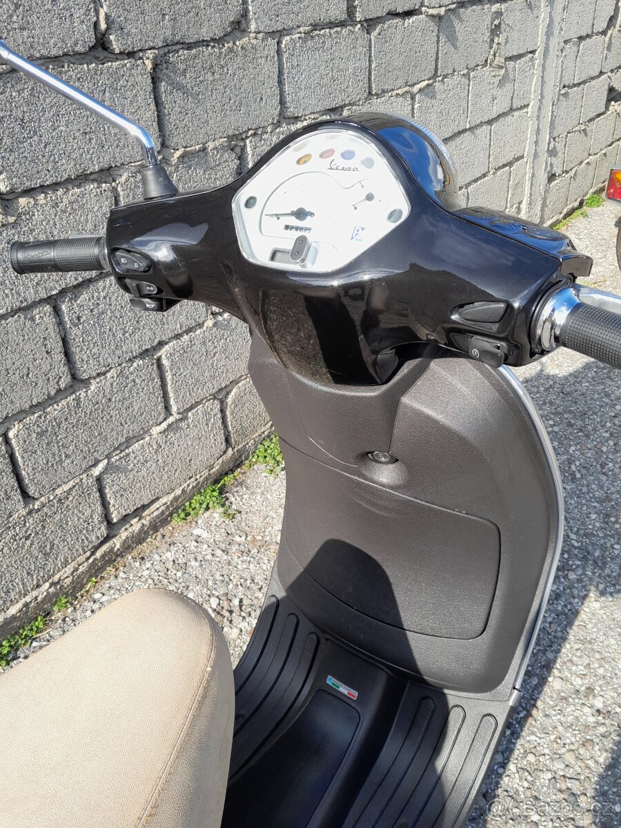 Vespa LX 50 4t, 2011, málo jetá, moc pěkný stav - 7