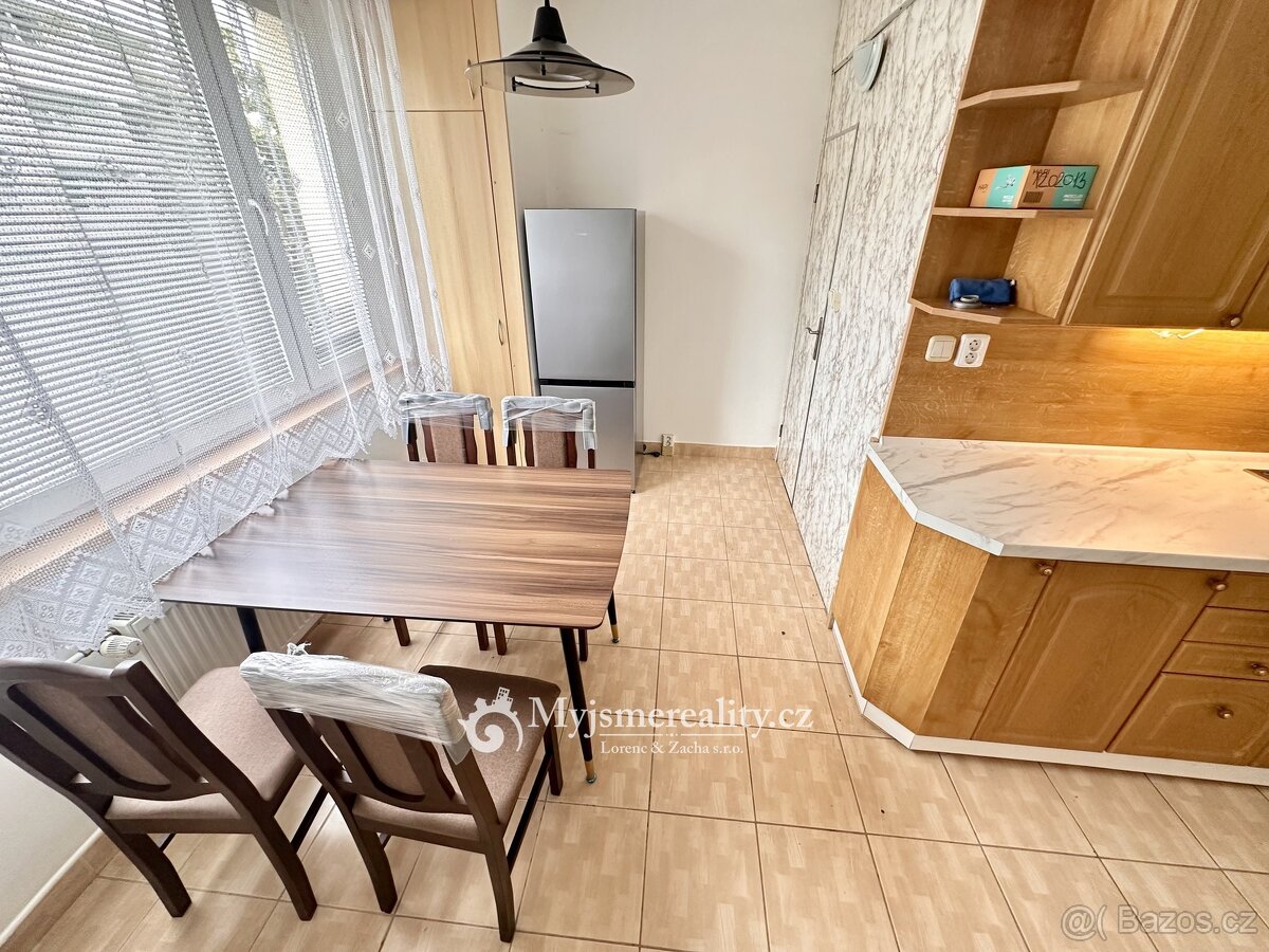 Pronájem bytu 3+1 75 m² včetně balkonu a sklepní kóje, Znojm - 7