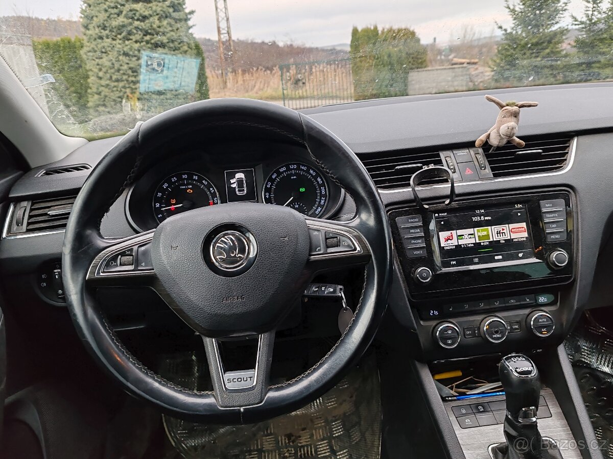 Prodám Škoda octavia Scout 2.0 TDI 135KW DSG Bourané - 7