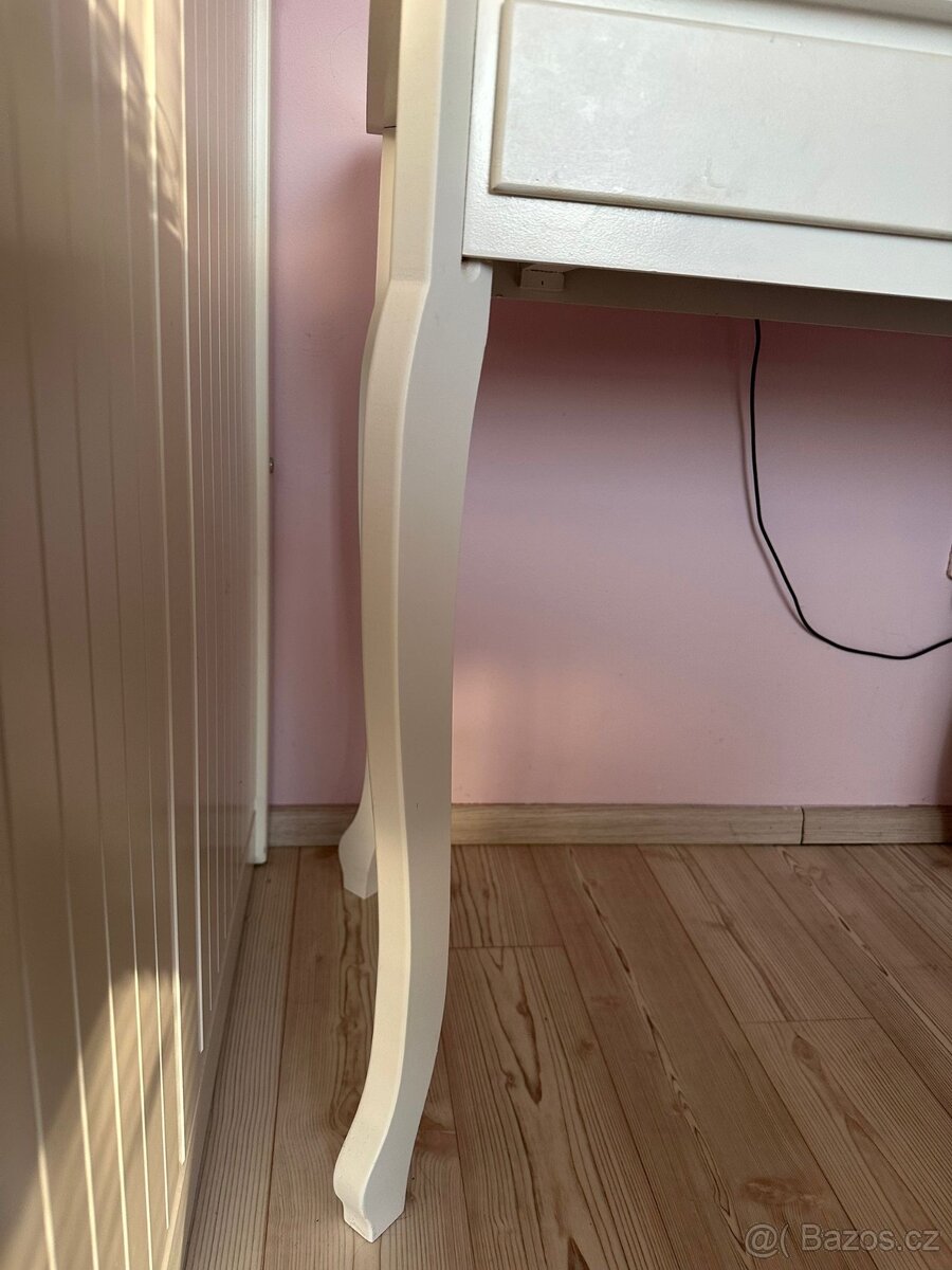 Kosmetický stolek s osvětlením - 7