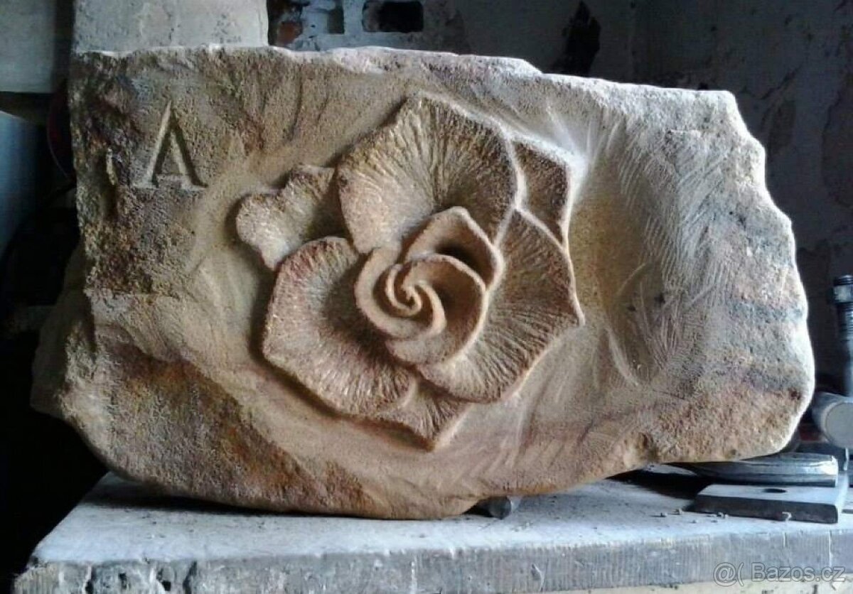 Kamenné reliéfy a plastiky - 7